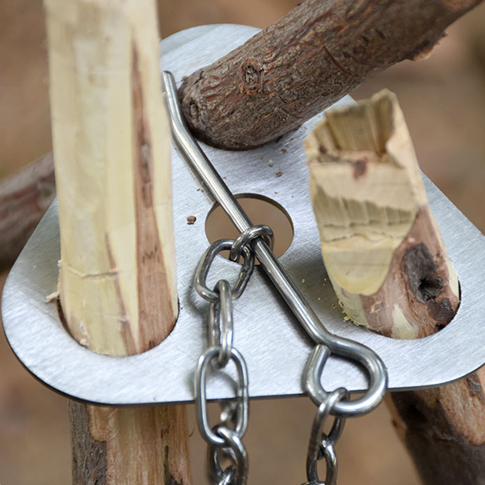 Camping Cooking Materials - ขาตั้งสามขาสำหรับตั้งแคมป์ 1 ชิ้น วัสดุเหล็ก สำหรับทำอาหารกลางแจ้ง ขาตั้งรองรับหม้อแบบแข็งแรง