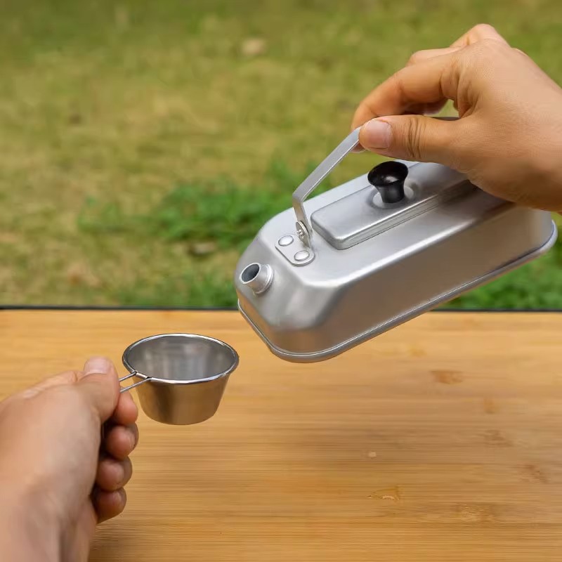 กาน้ำชาแบบพกพาสำหรับปิกนิกการต - Camping Cooking Set With Kettle บทวิจารณ์และราคา